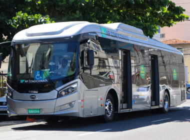 Ônibus elétrico começou a circular em Salvador em julho/Foto: Mauro Akin Nassor/CORREIO