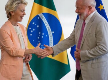 O presidente Luiz Inácio Lula da Silva recebe a presidente da Comissão Europeia, Ursula von der Leyen, no Palácio do Planalto. Foto: Fabio Rodrigues-Pozzebom/ Agência Brasil