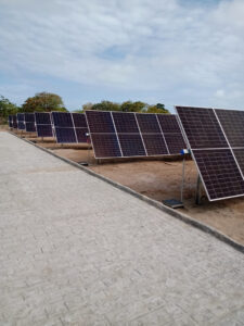 Sistema movimenta os módulos solares em busca do melhor ângulo para otimizar a produção de energia