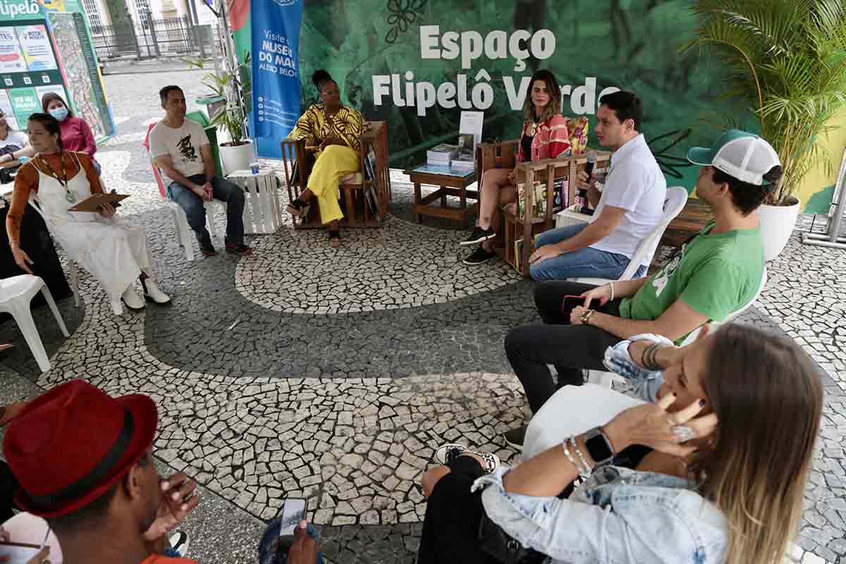 Stand localizado no Terreiro de Jesus tem curadoria do vereador e ambientalista André Fraga (PV)