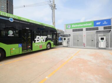 Salvador inaugura maior terminal de eletrocarga do país com capacidade para carregar 20 ônibus simultaneamente/Foto: Betto Jr. / Secom PMS