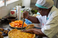 Pela primeira vez na capital baiana, ICS oferece curso em gastronomia sustentável para pessoas em situação de vulnerabilidade na Unifacs