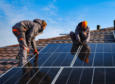Tecnologia fotovoltaica em telhados e pequenos terrenos já abastece cerca 2,5 milhões de casas no País