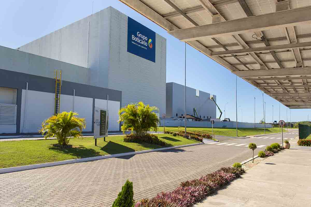 Uma visita ao CD e à fábrica do Grupo Boticário na Bahia